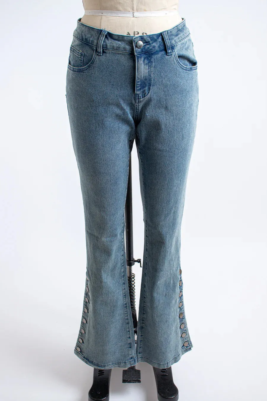 Bell Bottom Button Jean