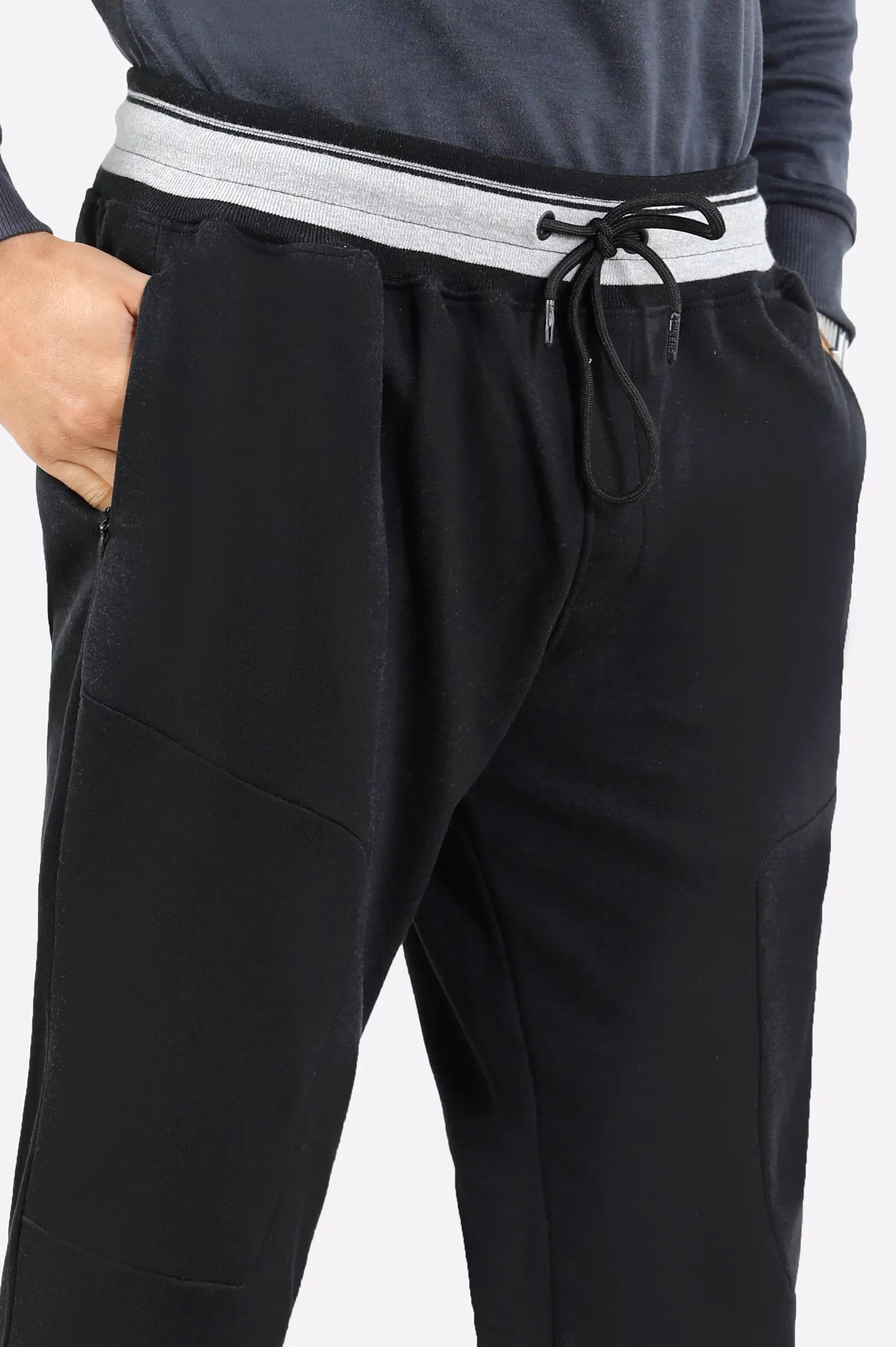 Black Knitted Jog Pant