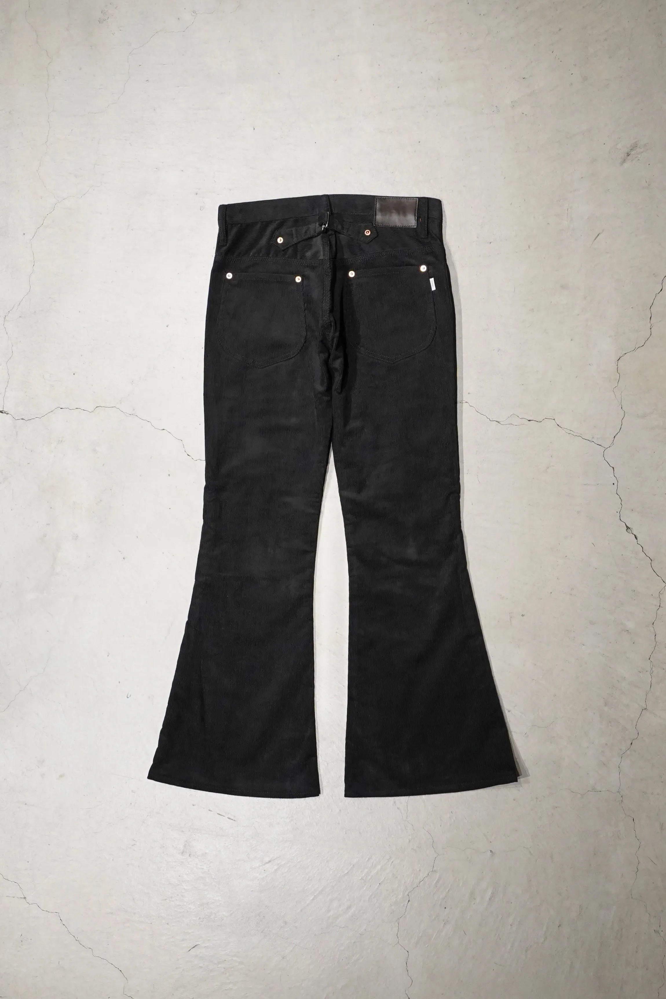 SUGARHILL CORDUROY BELL BOTTOM DEMIN PANTS (BLACK)