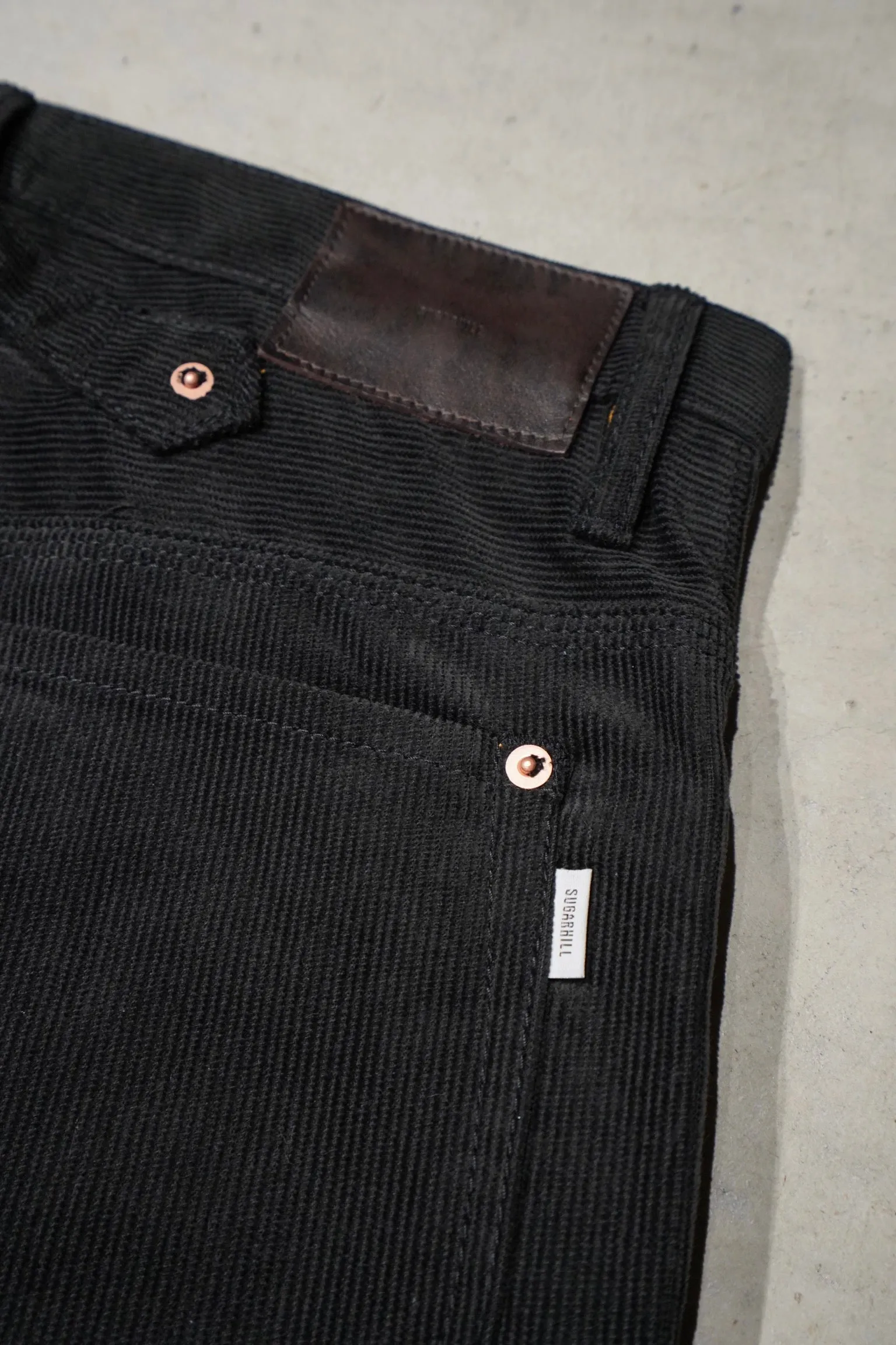 SUGARHILL CORDUROY BELL BOTTOM DEMIN PANTS (BLACK)