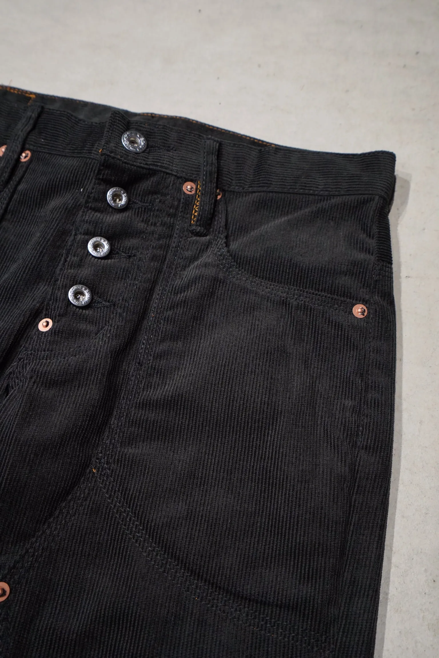 SUGARHILL CORDUROY BELL BOTTOM DEMIN PANTS (BLACK)