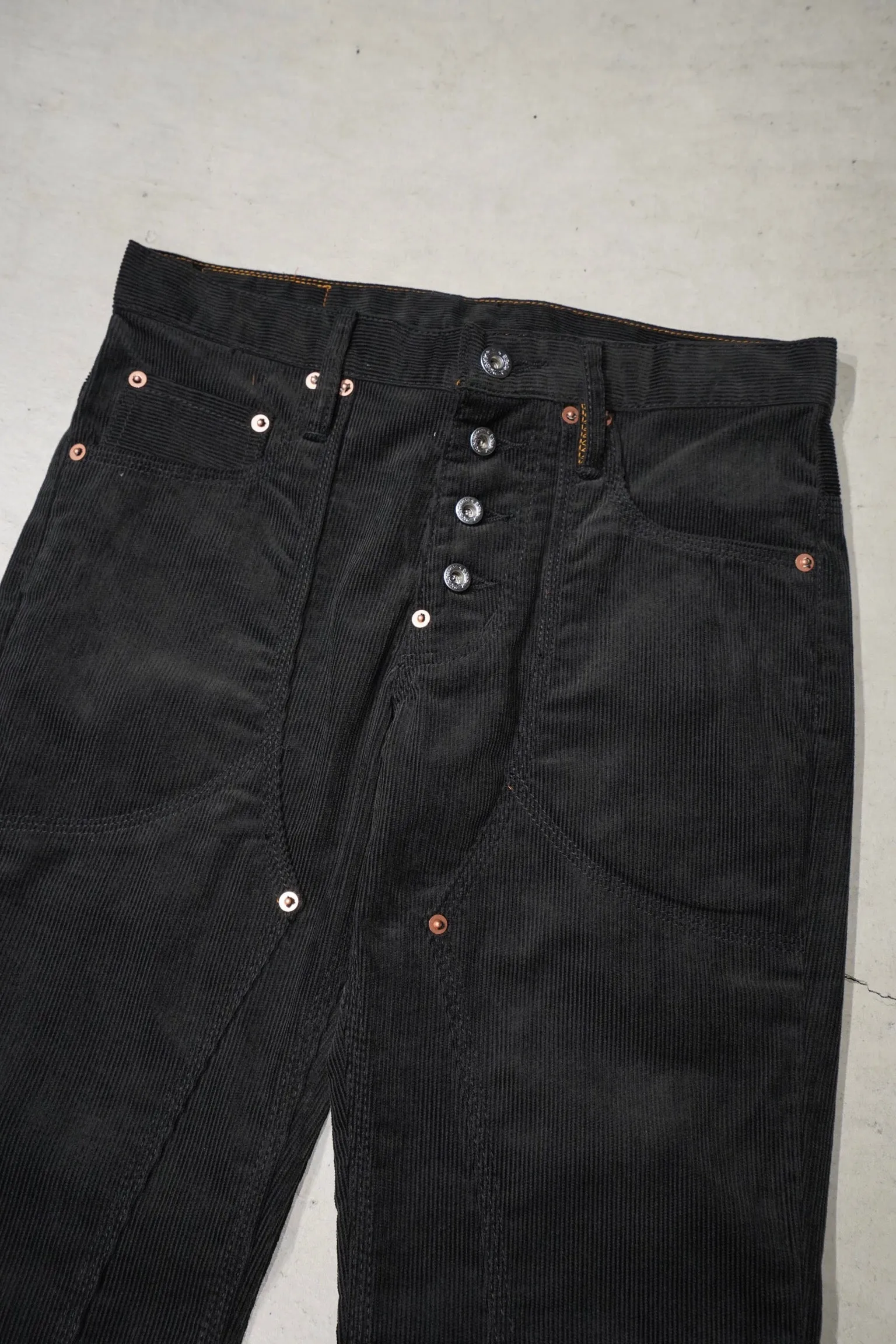 SUGARHILL CORDUROY BELL BOTTOM DEMIN PANTS (BLACK)