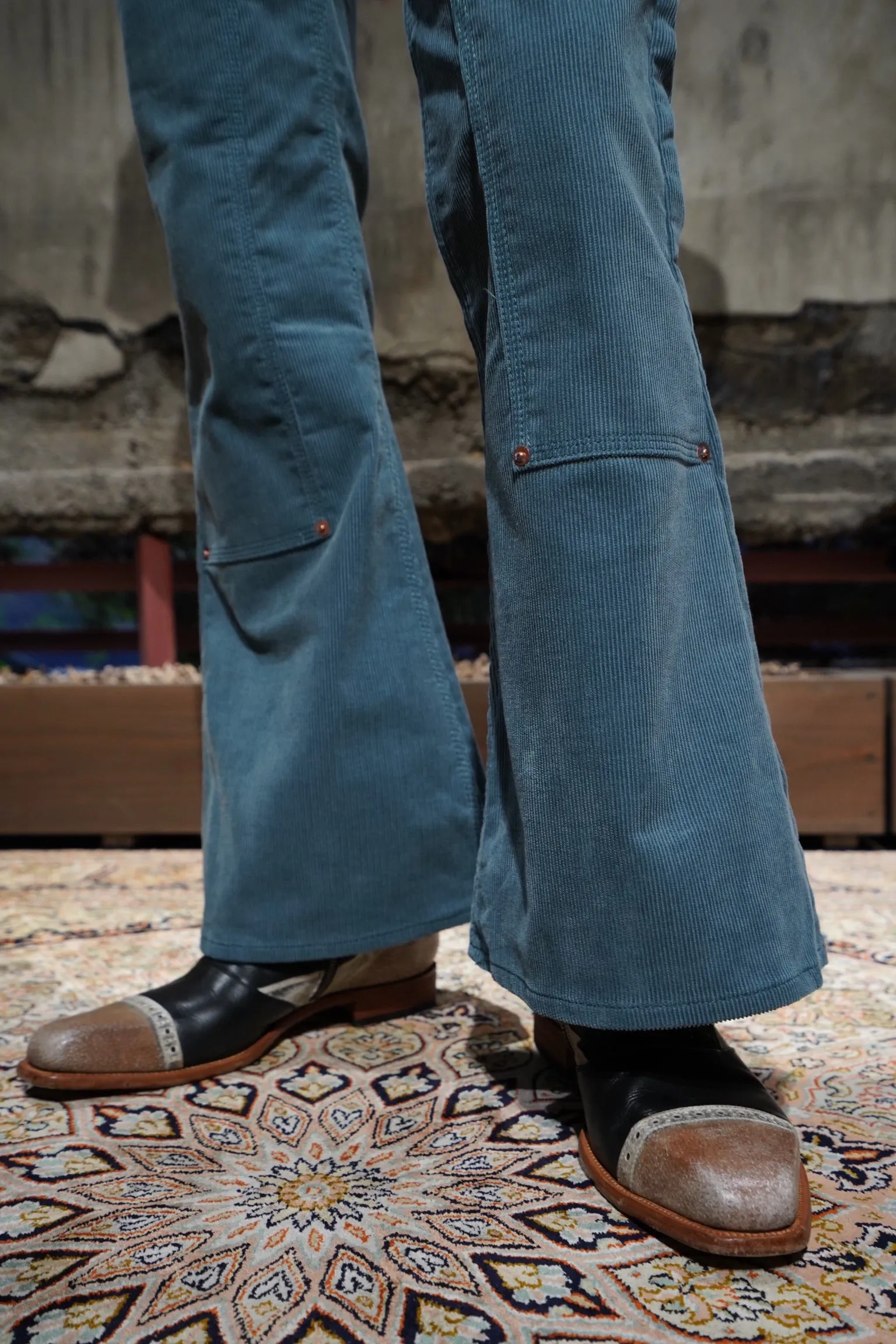 SUGARHILL CORDUROY BELL BOTTOM DEMIN PANTS (BLUE)
